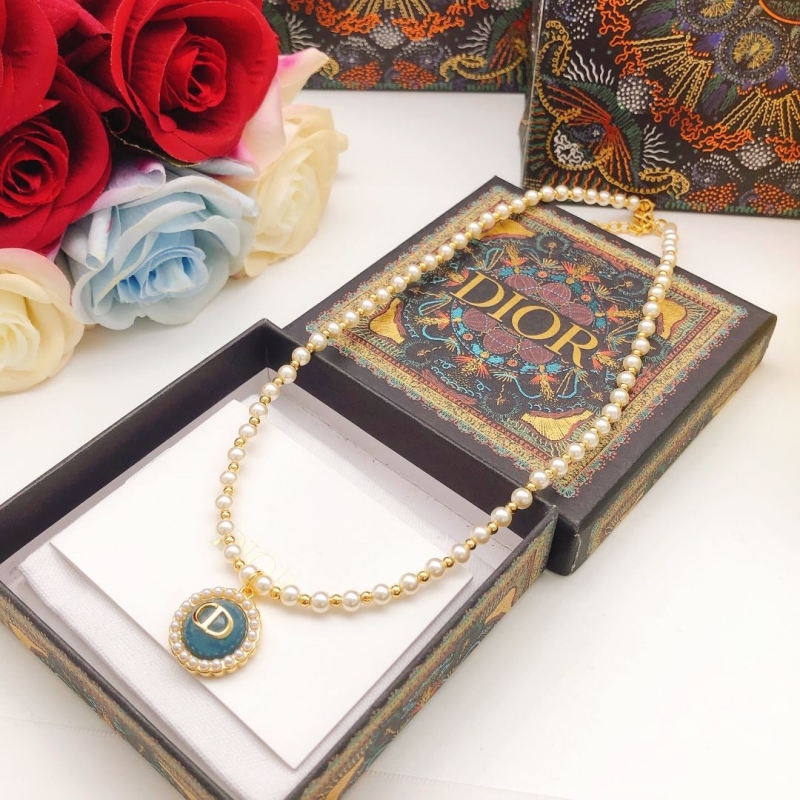 chr1st1an D10r necklaces